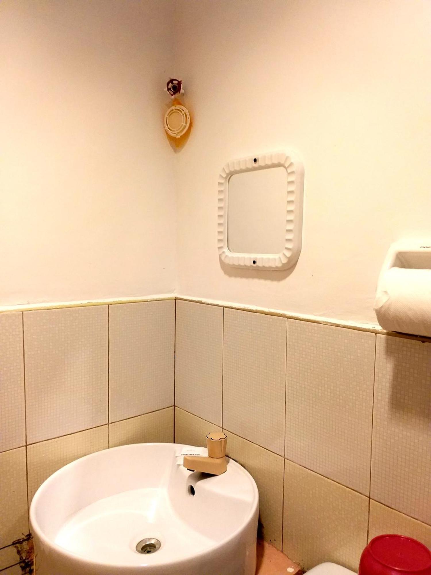 Sola Eleganza Apartelle Quezon City Zewnętrze zdjęcie